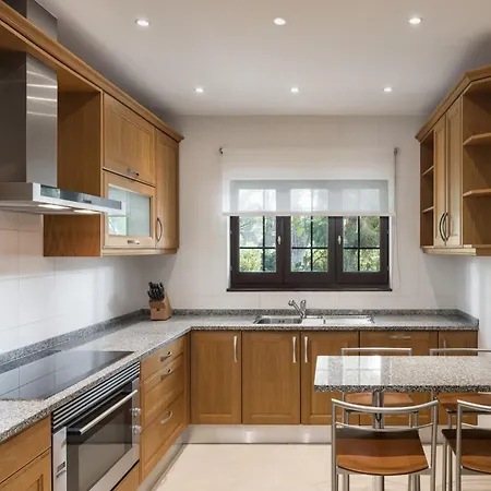 Pine Cliffs Village 5* אלבופיירה
