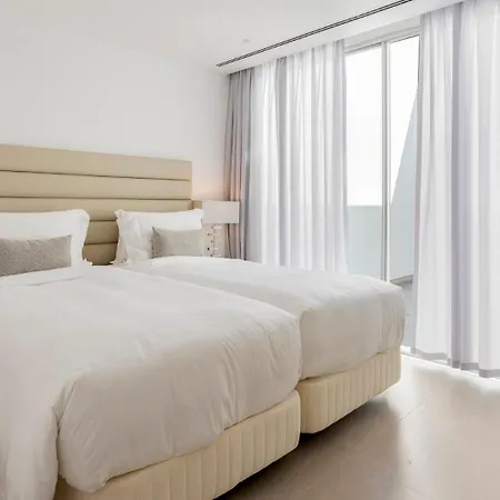 Pine Cliffs Village מלון 5*