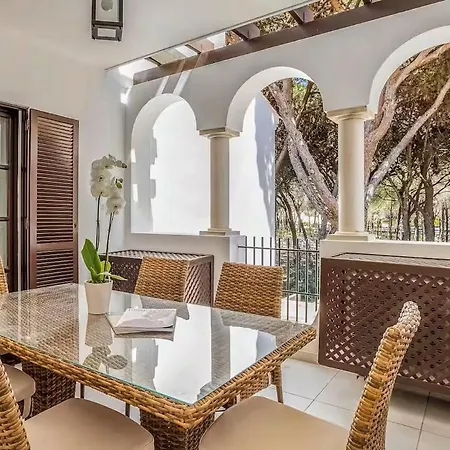 Pine Cliffs Village Hotell