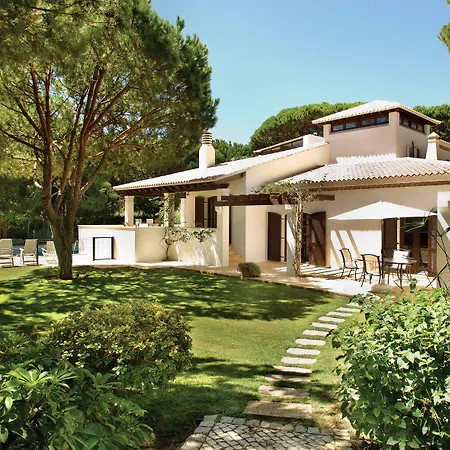 Pine Cliffs Village Hotell