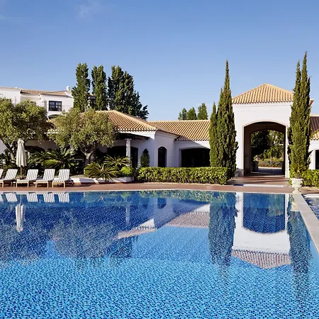 Pine Cliffs Village 5* Αλμπουφέιρα