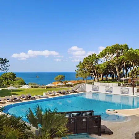 Pine Cliffs Village Hotel