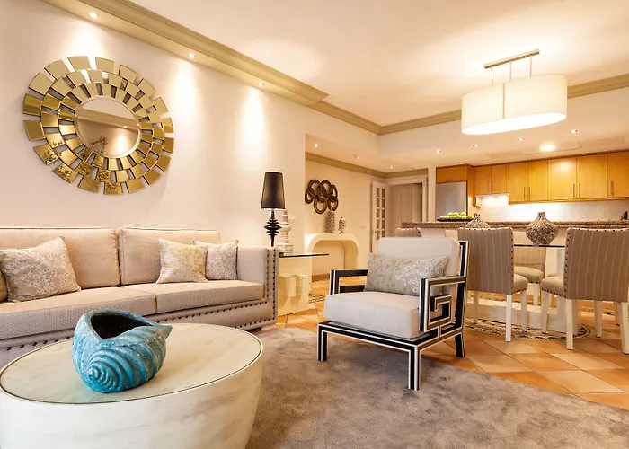 Pine Cliffs Village 호텔