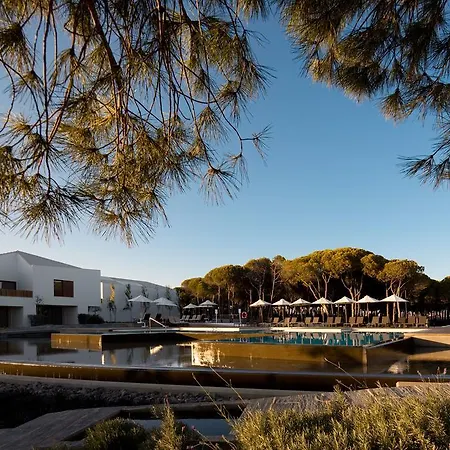 Pine Cliffs Village Hotel 5*