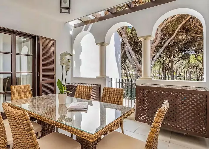 Pine Cliffs Village Hotel