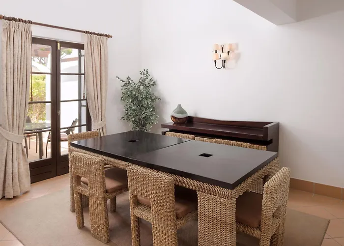 Pine Cliffs Village Hotel