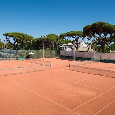 Pine Cliffs Village Hotel